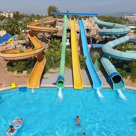 Vonresort Elite & Aqua 5* Sidé