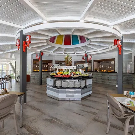 精英水上度假村 - 超全包&儿童概念