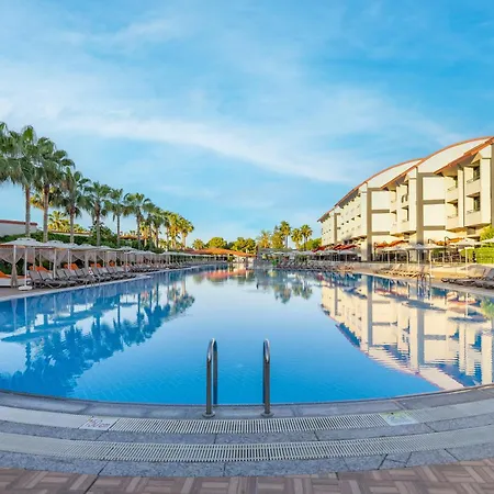 精英水上度假村 - 超全包&儿童概念